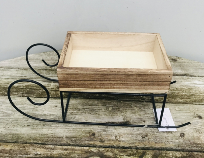 Dekorativní kovové sáňky