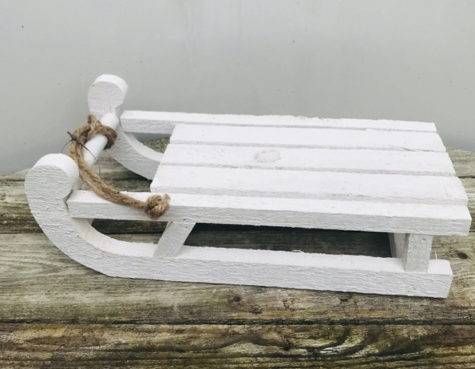 Dekorativní dřevěné bílé saně
