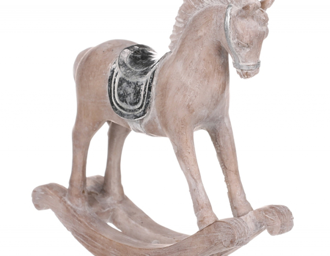 Dekorativní houpací kůň se stříbrným sedlem