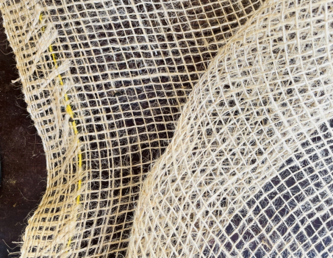 Jutová tkanina 125g/m2  metráž 1,2mx1m