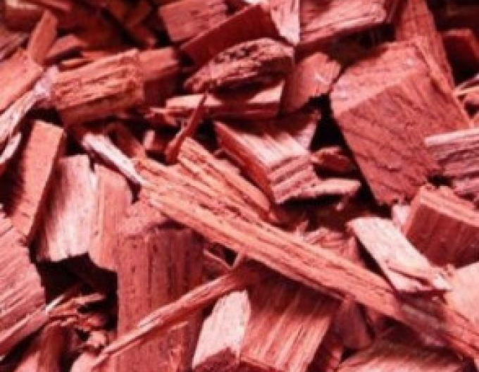 Floria Dekorativní dřevěné štěpky červené 70l