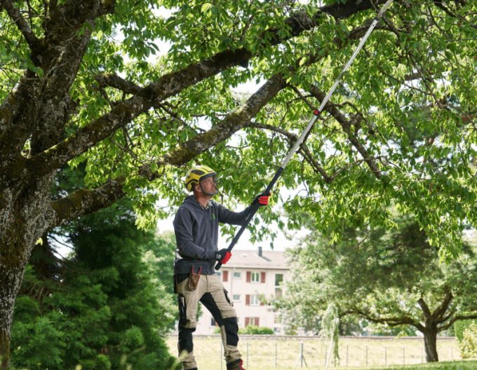 FELCO 682 Teleskopická pila délka 2,07 - 3,4 m