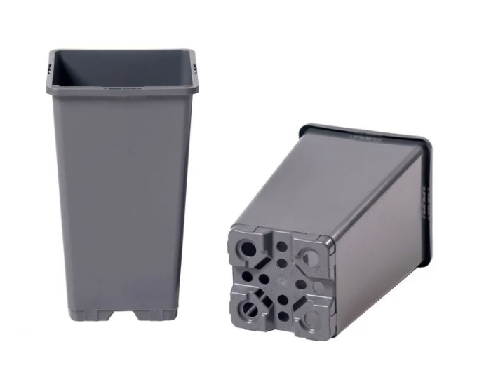 Plastový květináč vysoký čtvercový černý 1,7l, 11 x 19 cm