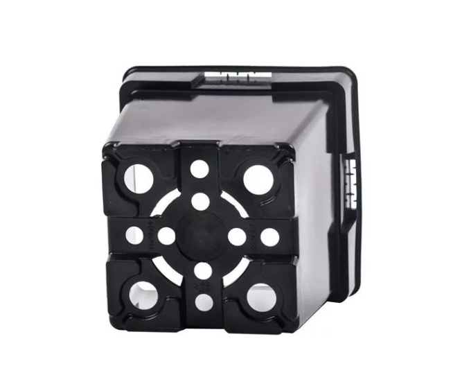 Čtvercová plastová nádoba 2l, 14 x 14 cm