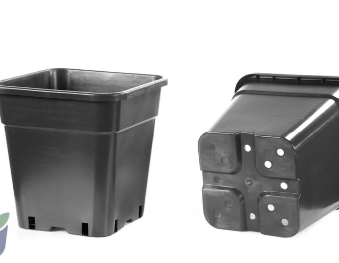 Čtvercový plastový květináč 18L, 30 x 31 cm